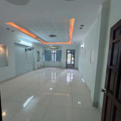 CHO THUÊ NHÀ 4.2X30M ĐÚC 3 LẦU ,  NHÀ MẶT TIỀN RỘNG RÃI