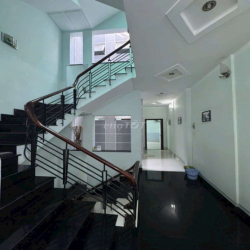 CHO THUÊ NHÀ 4.2X30M ĐÚC 3 LẦU ,  NHÀ MẶT TIỀN RỘNG RÃI