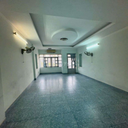 CHO THUÊ NHÀ 4.2X30M ĐÚC 3 LẦU ,  NHÀ MẶT TIỀN RỘNG RÃI