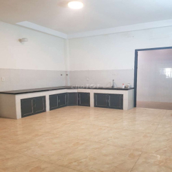 NHÀ NGUYÊN CĂN ĐƯỜNG LỚN 1 TRỆT 2 LẦU, DT 4,5×20.KHU 38HA