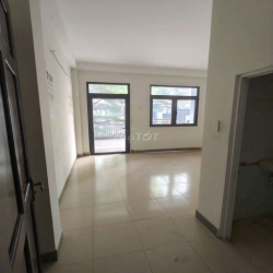 NHÀ NGUYÊN CĂN ĐƯỜNG LỚN 1 TRỆT 2 LẦU, DT 4,5×20.KHU 38HA