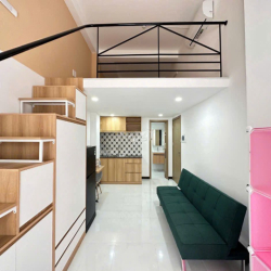 CĂN HỘ ĐẸP GÁC CAO GIÁ RẺ, CỬA SỔ TRỜI 30m2, GẦN HÀNG XANH, QUẬN 1
