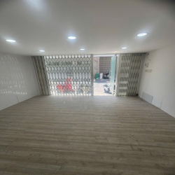Cho thuê nhà MT Hồ Hảo Hớn,P Cầu Ông Lãnh, Q1. 5x5m Tr+L+2wc, sàn suốt