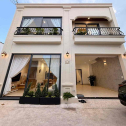CHO THUÊ NHÀ - HẺM SỐ 43 PHÙNG CHÍ KIÊN - NHÀ MỚI 100% - FULL NỘI THÂT