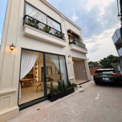 CHO THUÊ NHÀ - HẺM SỐ 43 PHÙNG CHÍ KIÊN - NHÀ MỚI 100% - FULL NỘI THÂT