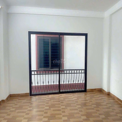 CHO THUÊ NHÀ 4TÂNG  NGUYÊN CĂN PHỐ GIA QUẤT – BỒ ĐỀ ,NỘI THẤT CƠ BẢN
