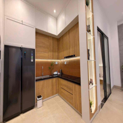 CHO THUÊ NHÀ - HẺM SỐ 43 PHÙNG CHÍ KIÊN - NHÀ MỚI 100% - FULL NỘI THÂT