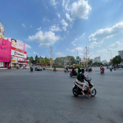 Cho thuê nhà mặt tiền đường hùng vương gần vincom cần thơ