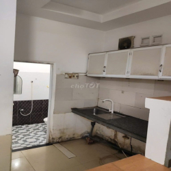 Phạm Văn Chiêu 4x8m,2L,4pn, giá 8tr/tháng 