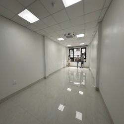 Cho thuê văn phòng ngõ 214 Nguyễn Xiển, 50 m2/tầng, sàn thông, vp mới