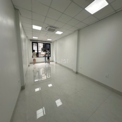 Cho thuê văn phòng ngõ 214 Nguyễn Xiển, 50 m2/tầng, sàn thông, vp mới