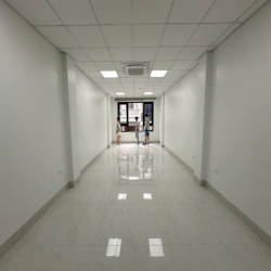 Cho thuê văn phòng ngõ 214 Nguyễn Xiển, 50 m2/tầng, sàn thông, vp mới