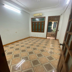 Cho thuê nhà ngõ phố Khương Đình gần Ngã Tư Sở, TX - 12.5 triệu/tháng