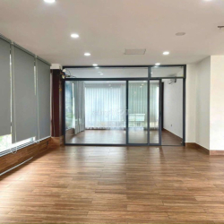 Mặt bằng làm văn phòng DT 7x20m Phú Thuận 