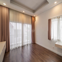 VILLA ĐƯỜNG NGUYỄN MINH HOÀNG KHU K300 DT: 10X20M TRỆT 3 LẦU CHO THUÊ