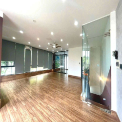Mặt bằng làm văn phòng DT 7x20m Phú Thuận 