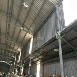 🚨 Cho thuê kho 700m² – 5 phòng – máy lạnh – camera 24/7 – PCCC – xe tả