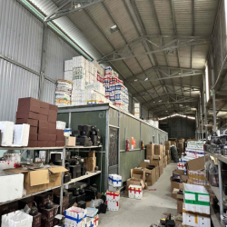 🚨 Cho thuê kho 700m² – 5 phòng – máy lạnh – camera 24/7 – PCCC – xe tả