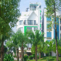  CHO THUÊ NHÀ LÔ GÓC MẶT TIỀN 18M– VỈA HÈ RỘNG–VIEW VƯỜN HOA CỰC HIẾM 