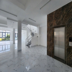 Cho thuê nhà mặt tiền