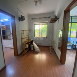 Cho thuê căn góc 2PN, tầng 2 tòa B khu 7.2 ha Vĩnh Phúc-Ba Đình