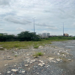 Cho thuê bãi,đất trống mt võ chí công,quận 2, tp hcm 