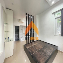 HẾT HỒN LUÔN - CĂN VILLA RẺ BẤT CHẤP MƯA BÃO SÀI GÒN NGAY TRẦN NÃO Q2