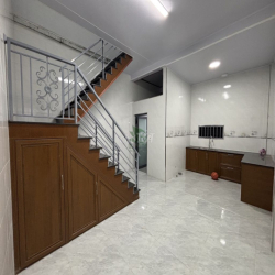 CHO THUÊ NHÀ NGUYÊN CĂN SIÊU RỘNG 1 TRỆT 1 LẦU PHƯỜNG 3
