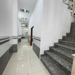 Nhà trệt lầu 3 phòng 3 máy lạnh KDC Hưng Phú 1