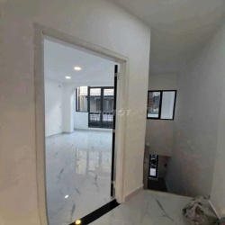 CHO THUÊ NHÀ HXH, 2 XET, TÔ HIẾN THÀNH Q.10