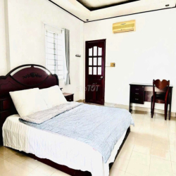 Cho thuê nhà trệt 3 lầu, 3pn 4vs - Đầy Đủ Nội Thất,