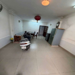 Cho thuê nhà trệt 3 lầu, 3pn 4vs - Đầy Đủ Nội Thất,