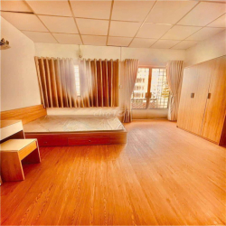 CĂN HỘ BAN CÔNG SIÊU TO NGAY BỆNH VIỆN UNG BỨU