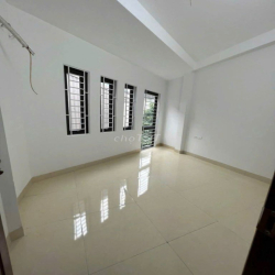 Cho thuê nhà Gia Quất,ô tô đỗ, 4PN–Nhà Mới Full Nội Thất. Giá 8 Triệu