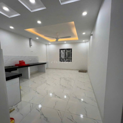 Cho thuê nhà Gia Quất,ô tô đỗ, 4PN–Nhà Mới Full Nội Thất. Giá 8 Triệu