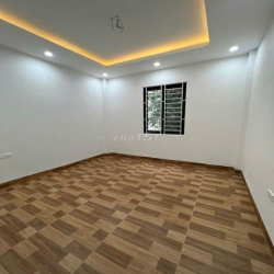 Cho thuê nhà Gia Quất,ô tô đỗ, 4PN–Nhà Mới Full Nội Thất. Giá 8 Triệu