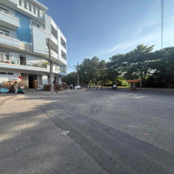 nhà thuê MTKD vành đai p10 q6 DT 304m giá 20tr