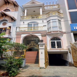 biệt thự MT lô F đường Lê Thị Riêng 7x20m , 3 lầu + hầm