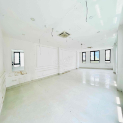 Cho thuê văn phòng tại Xã Đàn 110m2 giá 20t sàn cực đẹp giá siêu rẻ