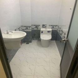 cho thuê nhà mặt tiền đường Nguyễn Văn lượng đúc lầu 3.5x12 giá 14tr