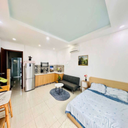 Căn hộ DV Tân Định Q1 ban công Thang Máy Hầm Xe