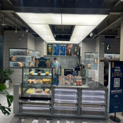 Cho thuê nhà góc 2MT đường Cao Thắng, P12, Quận 10. DT: 20x20m.