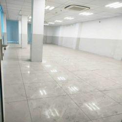 CHO THUÊ NHÀ NGUYÊN CĂN GÓC 2 MẶT TIỀN ĐƯỜNG TRẦN HƯNG ĐẠO. Q5