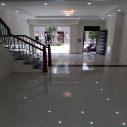 Cho thuê nhà góc 2MT 8A đường số 1, Phường 10, Quận Gò Vấp 