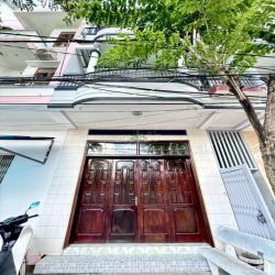 CHO THUÊ NHÀ 3 PHÒNG NGỦ GẦN BIỂN KHU VĨNH NGUYÊN GIÁ 9 TRIỆU/THÁNG