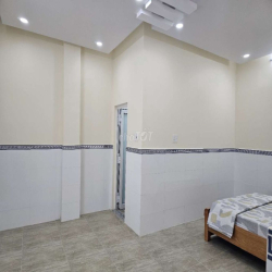 CHO THUÊ NHÀ THEO NGÀY, 1 trệt 1 lầu, đầy đủ tiện nghi, TT thành phố