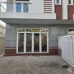 CHO THUÊ NHÀ THEO NGÀY, 1 trệt 1 lầu, đầy đủ tiện nghi, TT thành phố