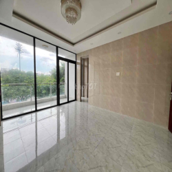 Nhà Vạn Phúc 6x20m (Hầm 4 tầng) gần công viên, hồ bơi giá chỉ 40 triệu