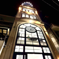 Nhà mặt ngõ Hồ Sen oto vào tận cửa nhà đi bộ 10 bước ra mặt đường