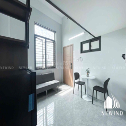 TRỐNG LẠI PHÒNG GÁC CỬA SỔ TRỜI LỚN NGAY ĐẠI HỌC VĂN HIẾN